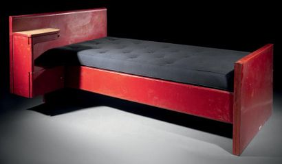 Jean PROUVÉ (1910-1984) & Jules LELEU (1883-1961) 
Rest bed model "Martel de Janville"...