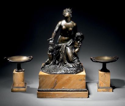 École Française du XIXe siècle Niobe and his children Bronze mantel set depicting...