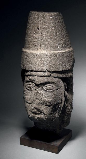 null HEAD OF AN ATLANTLE Toltec
culture, High Central Plateau of Mexico Ancient
post-classical,
AH...