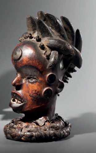 null *CIMIER DE DANSE, EKOÏ, NIGÉRIA
Fin XIXe-Début XXe siècle
Bois, peau d'antilope,...