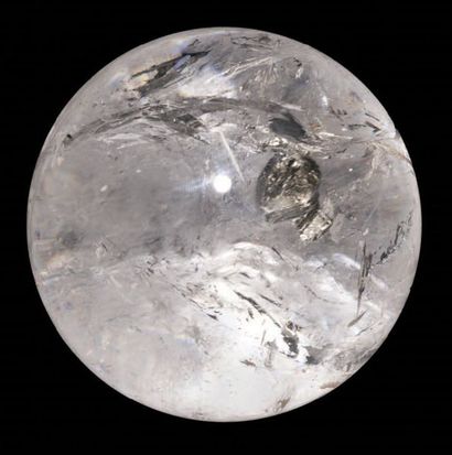null Sphère en cristal de roche avec importantes inclusions de cubes de pyrites
Madagascar
D....