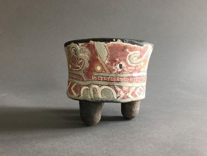 null TRIPOD VASE WITH STUCCO DECORATION

Teotihuacan Culture, Mexico City Valley,...