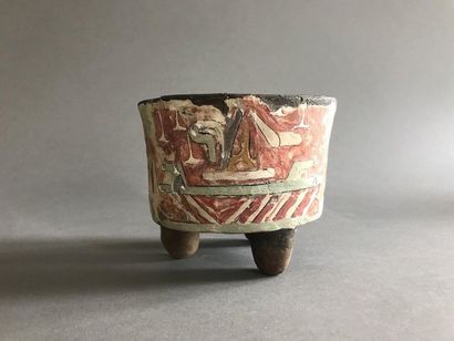 VASE TRIPODE À DÉCOR STUQUÉ 
Culture Teotihuacan,...