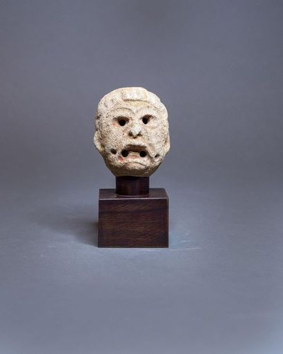 null TÊTE DE STATUETTE

Culture du Préclassique, Mexique

1200-600 av. J.-C.

H....