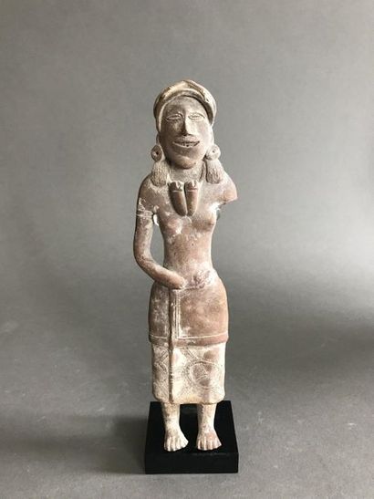 null STATUETTE FEMININE

Culture Colima, Mexique Occidental

Protoclassique, 100...