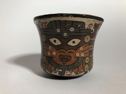 null PETITE COUPE A DECOR PEINT

Culture Nazca, Sud du Pérou - 200-600 après J.-C.

Céramique...