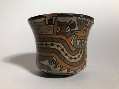 null PETITE COUPE A DECOR PEINT

Culture Nazca, Sud du Pérou - 200-600 après J.-C.

Céramique...
