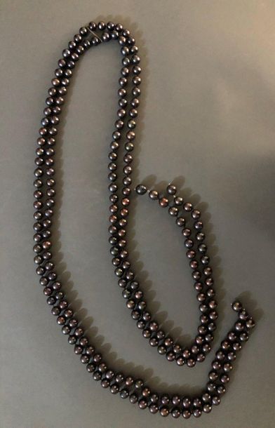 Angela Pintaldi Angela Pintaldi

Collier

Perles noires

L. 177 cm