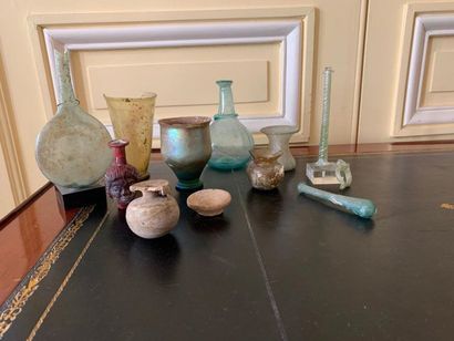 ARCHEOLOGIE 
Set of iridescent blown glass vials