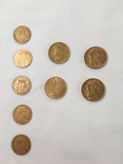 null Lot de pièces d'or comprenant:
- Deux pièces de 20 Francs or Napoléon III tête...