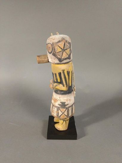 null Katsina Sipikine
Kachina du Guerrier Zuni
Hopi, Arizona
Années 1920
H. 23,5...