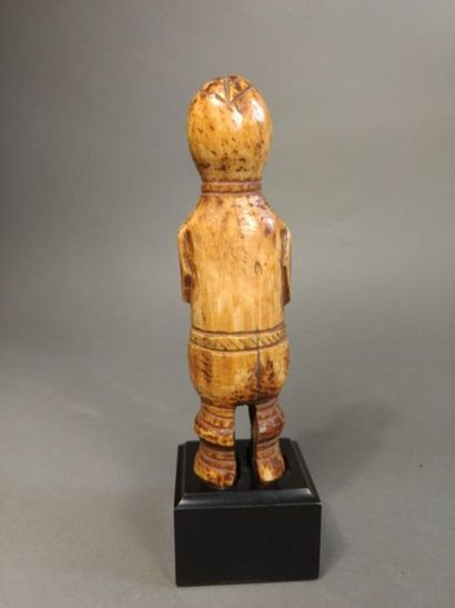 null * Figurine anthropomorphe iginga, Lega,
République Démocratique du Congo
Epoque...