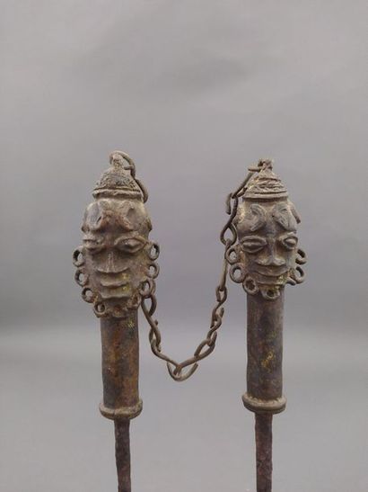 null Figures Yoruba, Nigeria

Presumed date: late 19th - early 20th century

Bronze

H....