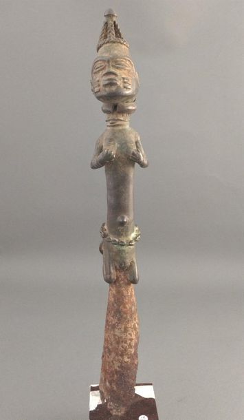 null Statuette Yoruba, Nigeria

Epoque présumée : fin XIXe - début XXe siècle

Bronze









H....