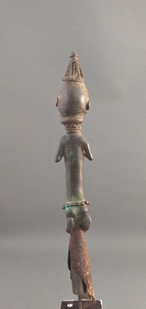 null Statuette Yoruba, Nigeria

Presumed date: late 19th - early 20th century

Bronze









H....