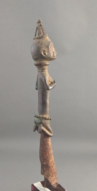 null Statuette Yoruba, Nigeria

Epoque présumée : fin XIXe - début XXe siècle

Bronze









H....