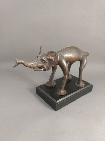 null Elephant statuette, Bagam, Cameroon

Presumed date: late 19th - early 20th century

Bronze,...
