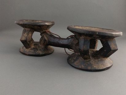 null Kisumbis double wedding stool, Lega, DRC

Presumed date: late 19th - early 20th...