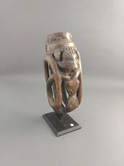 null Pipe Bamoun, Cameroun

Epoque présumée : fin XIXe siècle

Bronze

H. 19 cm



Provenance...