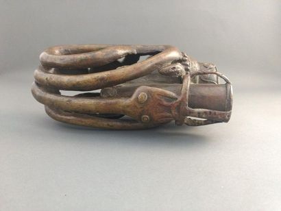 null Pipe Bamoun, Cameroun

Epoque présumée : fin XIXe siècle

Bronze

H. 19 cm



Provenance...