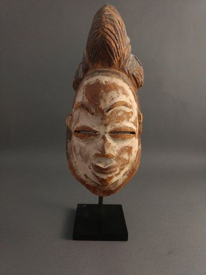 null Punu mask, Gabon

Presumed date: late 19th - early 20th century

Wood and white...