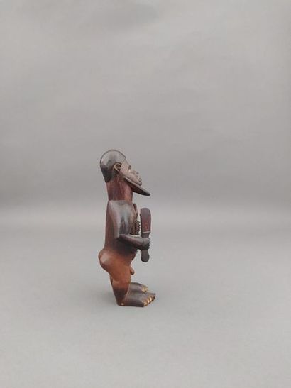null Bembe Statuette, Congo

Presumed date: early 20th century

Wood







H. 14,5...