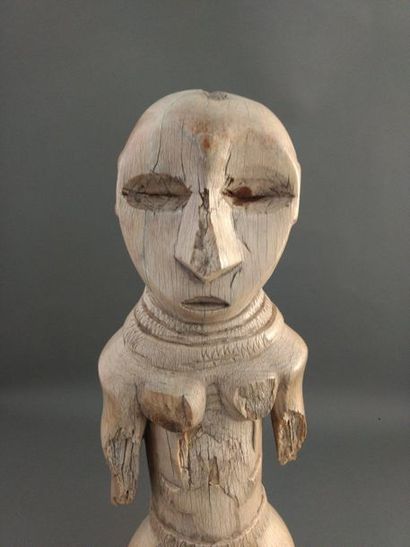 null Statue anthropomorphe féminine ginga, Lega, RDC

Probablement fin XVIIIe - début...