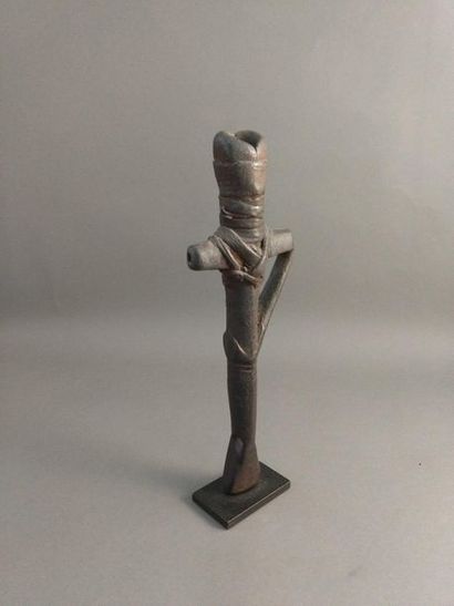 null Anthropomorphic Mossi whistle, Burkina Faso

Presumed date: early 20th century

Wood...