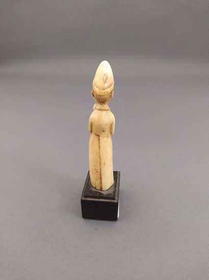 null Statuette, Congo (travail afro-portugais), RDC

Epoque présumée : XIXe siècle

Ivoire

H....