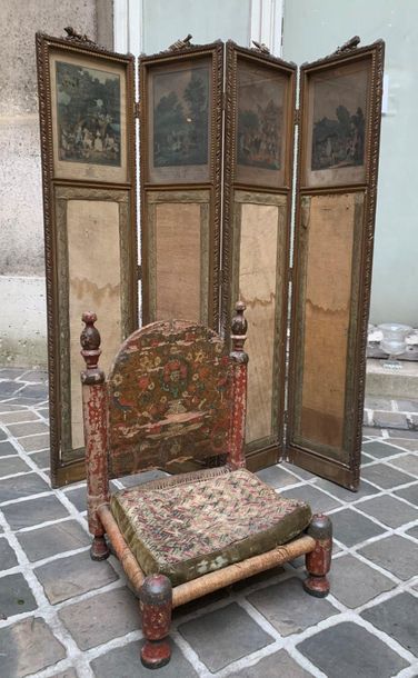 null Low chair
In polychrome wood
Asian work


A four-leaf folding screen is attached
Engraving...