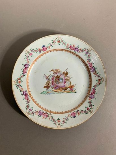 null Assiette en porcelaine
A décor polychrome de blasons dit 'Compagnie des Indes'
XVIIIème...