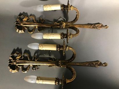 null Pair of sconces
In gilt bronze with three arms of light with Putti decor
H....