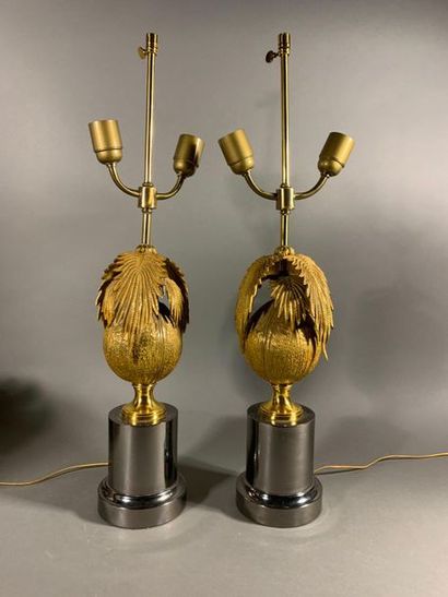 null Pair of 20th century lamps
Attributed to the House of Jansen
Made of chiselled...
