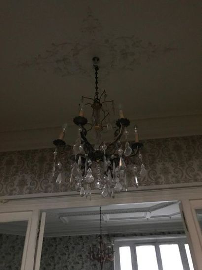 null Chandelier with six light arms
With pendants decoration
As is