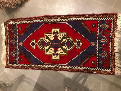 null Ensemble de 10 petits tapis d'Orient
Laine à points noués
???????En l'etat