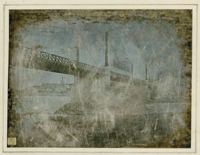 I. DAGUERRÉOTYPISTE DE NANTES Pont suspendu d'Ancenis, 1842 Daguerréotype pleine...