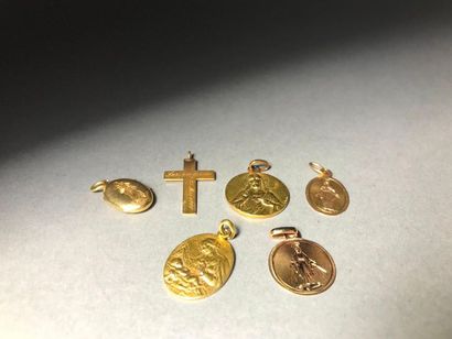 null Set of 5 baptismal medals in 18K yellow gold

11.29g