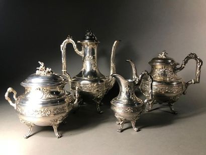 null VICTOR BOIVIN

Tea and coffee service

In silver 925°°°°°°

Including coffee...