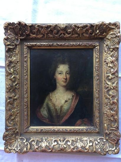 ECOLE FRANCAISE DU XVIIème SIECLE 
Portrait de femme en buste
Huile sur panneau parqueté...