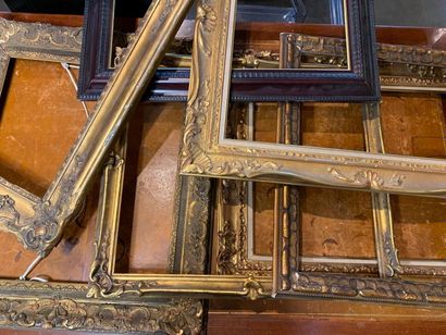 null Set of 7 wooden frames, carved, stuccoed, gilded ... 
 Various dimensions
(As...