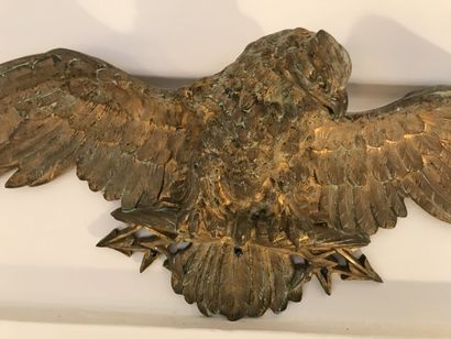 null Facing eagle
In chased gilt bronze
H. 18 x W. 56.5 cm