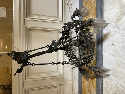 null Chandelier in the shape of a crown
Seven lights, in patinated and openworked...