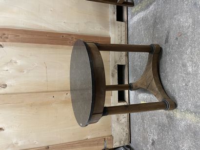 null Tripod pedestal table
Mahogany and mahogany veneer
Saint Anne marble top
Empire...