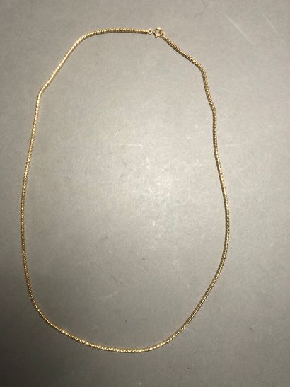 null 750°/°° gold snake link chain. Weight: 13.80 g
