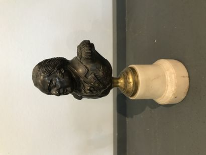 null Buste de Louis XVIII En bronze patiné
Le piètement en marbre blanc
XIXe siècle
H....