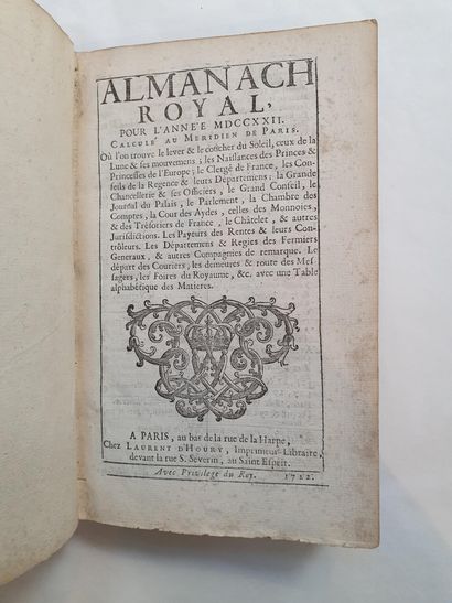 null RELIURE. — Ensemble 3 almanachs royaux. In-8.
- 1722, veau, aux armes royales.
-...