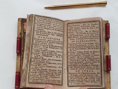 null ÉTRENNES mignonnes, curieuses et utiles. Paris, Durand, Neveu, 1774. In-12,...