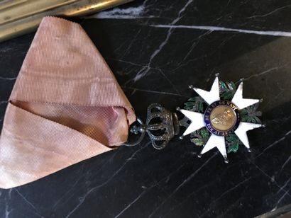 null Ordre de la Légion d'Honneur
Etoile de chevalier
Monarchie de Juillet
En argent...