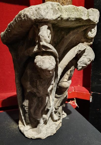 null Chapiteau d'applique en pierre calcaire sculptée représen­tant saint Pierre...