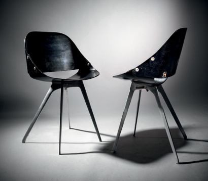 ROGER TALLON (1929-2011) 
Two "Wimpy" chairs, model created in 1960, in moulded plywood...